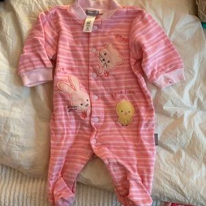 Carter’s NB Onesie Super Cute